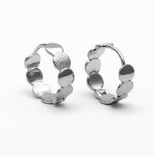 Load image into Gallery viewer, Grace Hoop Earrings
