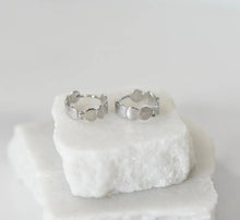 Load image into Gallery viewer, Grace Hoop Earrings
