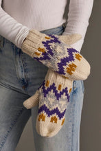 Load image into Gallery viewer, Patterned Mittens
