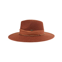 Load image into Gallery viewer, Chain and Pleated Band C.C Vegan Felt
