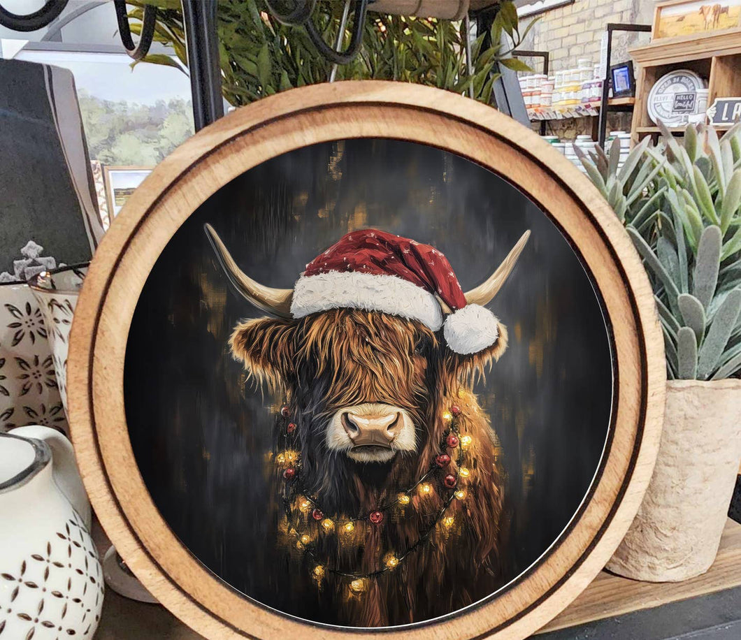 Round Christmas Highland Art