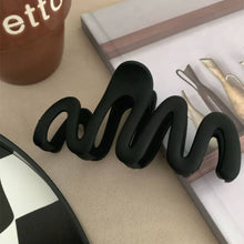 Load image into Gallery viewer, Wavy Large Hair Claw Clips
