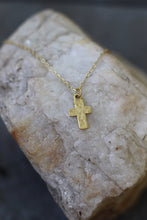 Load image into Gallery viewer, Dainty Cross Necklace
