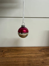 Load image into Gallery viewer, Shiny Brite Ornaments
