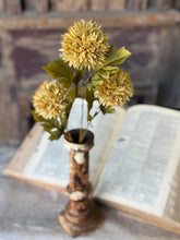 Load image into Gallery viewer, Jester Blooms
