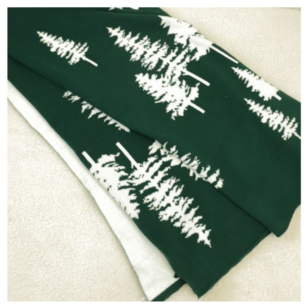 Green & White Pine Tree Throw