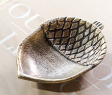 Load image into Gallery viewer, Brass Antique Acorn Tray

