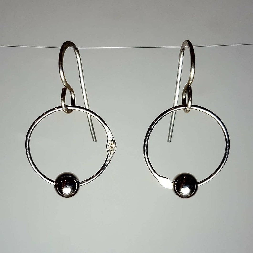 Small Circle W/Sterling Silver Bead Earring | Sterling Silver