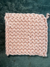 Load image into Gallery viewer, Crocheted Pot holder
